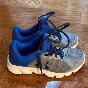 Under Armour Kids Sneakers in Blue and Gray